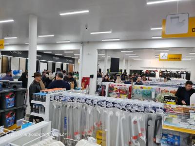 LS: Comercial IvaiporÃ£ inaugurou nesta sexta-feira
