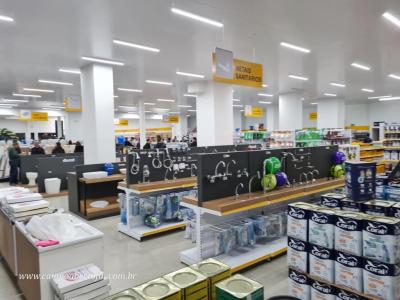 LS: Comercial IvaiporÃ£ inaugurou nesta sexta-feira