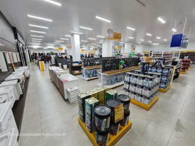 LS: Comercial IvaiporÃ£ inaugurou nesta sexta-feira