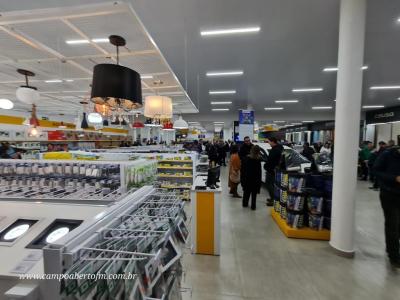 LS: Comercial IvaiporÃ£ inaugurou nesta sexta-feira