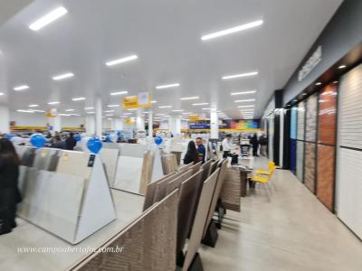 LS: Comercial IvaiporÃ£ inaugurou nesta sexta-feira