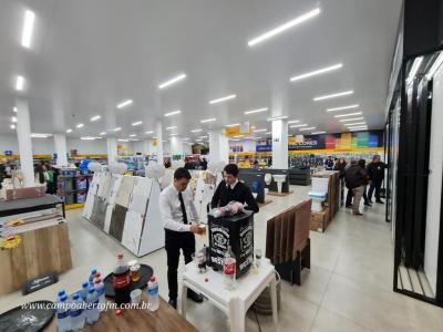 LS: Comercial IvaiporÃ£ inaugurou nesta sexta-feira