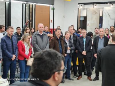 LS: Comercial IvaiporÃ£ inaugurou nesta sexta-feira