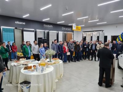 LS: Comercial IvaiporÃ£ inaugurou nesta sexta-feira