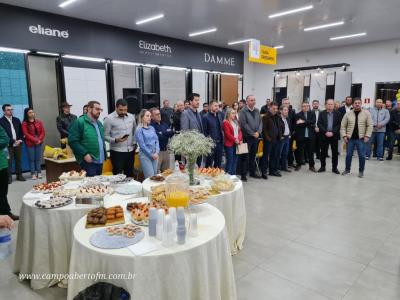 LS: Comercial IvaiporÃ£ inaugurou nesta sexta-feira