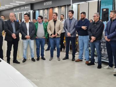 LS: Comercial IvaiporÃ£ inaugurou nesta sexta-feira