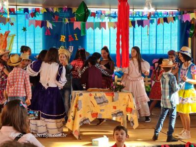 FESTA JUNINA DA ESCOLA ÁGUA VERDE FOI UM SUCESSO