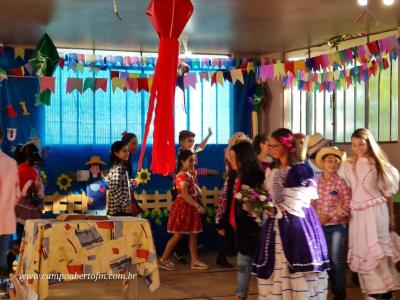 FESTA JUNINA DA ESCOLA ÃGUA VERDE FOI UM SUCESSO