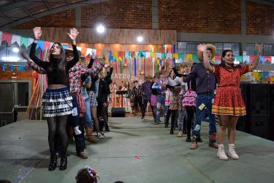 Festa Junina da Catequese da ParÃ³quia SantaÂ´Ana reuniu milhares de pessoas