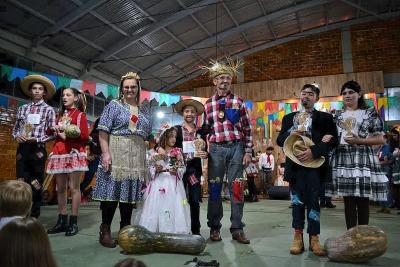 Festa Junina da Catequese da Paróquia Santa´Ana reuniu milhares de pessoas