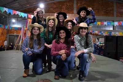 Festa Junina da Catequese da Paróquia Santa´Ana reuniu milhares de pessoas