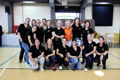 Mais de 500 almoÃ§os foram servidos na 8Âª Feijoada da APAE de Laranjeiras do Sul