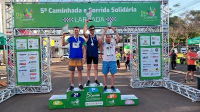 LS: Sicredi Grandes Lagos e Coasul promoveram a 5Âª ediÃ§Ã£o da Caminhada e Corrida SolidÃ¡ria  