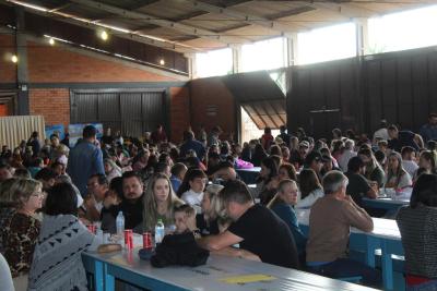 AlmoÃ§o da Escola Padre Gerson foi sucesso em Laranjeiras do Sul (09/07)