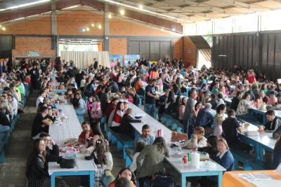 AlmoÃ§o da Escola Padre Gerson foi sucesso em Laranjeiras do Sul (09/07)