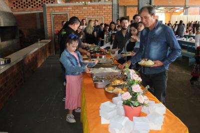 AlmoÃ§o da Escola Padre Gerson foi sucesso em Laranjeiras do Sul (09/07)