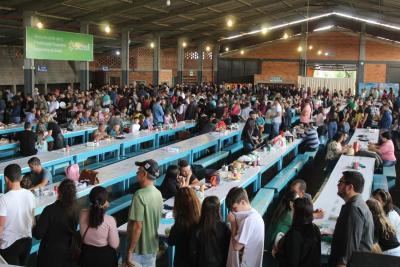 AlmoÃ§o da Escola Padre Gerson foi sucesso em Laranjeiras do Sul (09/07)