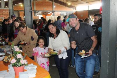 AlmoÃ§o da Escola Padre Gerson foi sucesso em Laranjeiras do Sul (09/07)