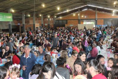 AlmoÃ§o da Escola Padre Gerson foi sucesso em Laranjeiras do Sul (09/07)