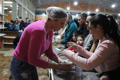 Centenas de FiÃ©is participaram da Abertura das Novenas em louvor a SantÂ´Ana