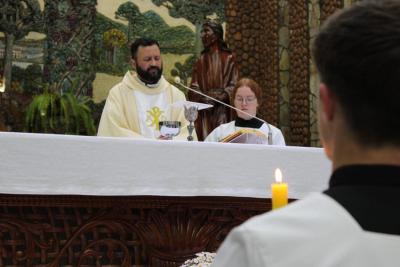 Centenas de FiÃ©is participaram da Abertura das Novenas em louvor a SantÂ´Ana