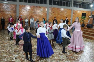 4Âº Dia da Novena da Padroeira SantÂ´Ana, teve a participaÃ§Ã£o da ParÃ³quia Imaculada ConceiÃ§Ã£o do Porto Barreiro