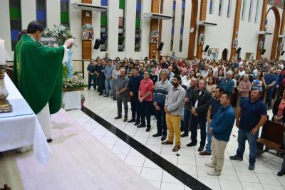7Âº dia da Novena em Louvor a Padroeira SantÂ´Ana teve benÃ§Ã£o especial para os Carpinteiros e Marceneiros.