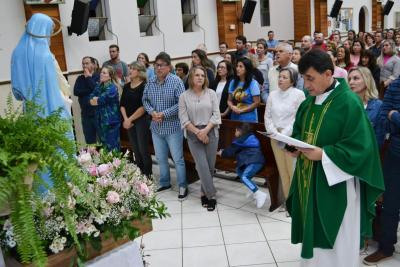 7Âº dia da Novena em Louvor a Padroeira SantÂ´Ana teve benÃ§Ã£o especial para os Carpinteiros e Marceneiros.