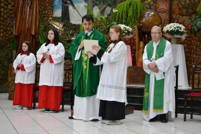 7Âº dia da Novena em Louvor a Padroeira SantÂ´Ana teve benÃ§Ã£o especial para os Carpinteiros e Marceneiros.