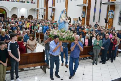 7Âº dia da Novena em Louvor a Padroeira SantÂ´Ana teve benÃ§Ã£o especial para os Carpinteiros e Marceneiros.