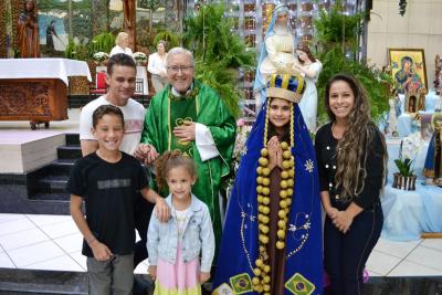 8Âº dia da Novena em louvor a Padroeira SantÂ´Ana reuniu centenas de fiÃ©is e teve benÃ§Ã£o especial para as crianÃ§as