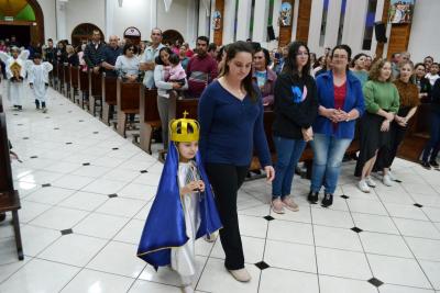 8Âº dia da Novena em louvor a Padroeira SantÂ´Ana reuniu centenas de fiÃ©is e teve benÃ§Ã£o especial para as crianÃ§as