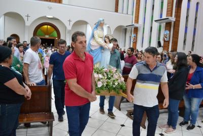 8Âº dia da Novena em louvor a Padroeira SantÂ´Ana reuniu centenas de fiÃ©is e teve benÃ§Ã£o especial para as crianÃ§as