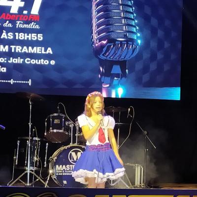 Segunda noite do 9Â° Santâ€™Ana Fest tambÃ©m lota pavilhÃ£o da matriz