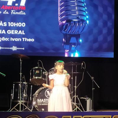 Segunda noite do 9Â° Santâ€™Ana Fest tambÃ©m lota pavilhÃ£o da matriz