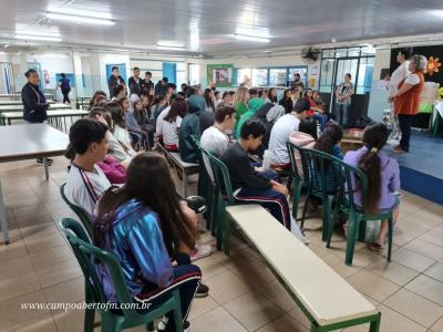 Projeto Tampinha reciclada gratidÃ£o compartilhada toma proporÃ§Ãµes jamais imaginadas pelos seus idealizadores