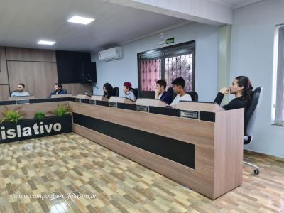 Alunos do Centro da Juventude de Laranjeiras do Sul visitaram a cÃ¢mara de vereadores