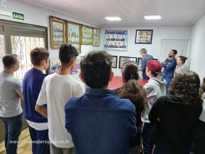 Alunos do Centro da Juventude de Laranjeiras do Sul visitaram a cÃ¢mara de vereadores