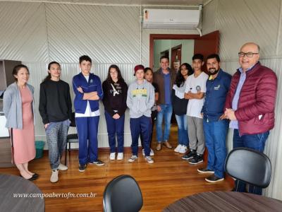 Alunos do Centro da Juventude de Laranjeiras do Sul visitaram a cÃ¢mara de vereadores