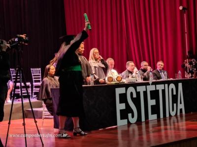 Curso de EstÃ©tica e CosmÃ©tica do Centro Universitario Campo Real celebra formatura com muita emoÃ§Ã£o