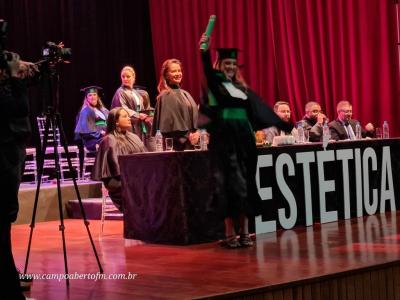 Curso de EstÃ©tica e CosmÃ©tica do Centro Universitario Campo Real celebra formatura com muita emoÃ§Ã£o