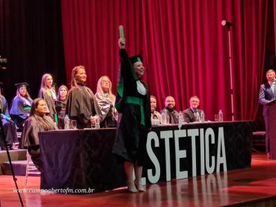 Curso de EstÃ©tica e CosmÃ©tica do Centro Universitario Campo Real celebra formatura com muita emoÃ§Ã£o