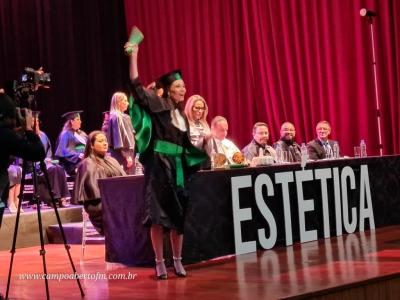 Curso de EstÃ©tica e CosmÃ©tica do Centro Universitario Campo Real celebra formatura com muita emoÃ§Ã£o