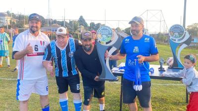 CampeÃµes definidos nos penaltis no Municipal de Futebol Sete em Porto Barreiro
