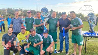 CampeÃµes definidos nos penaltis no Municipal de Futebol Sete em Porto Barreiro