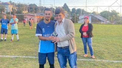 CampeÃµes definidos nos penaltis no Municipal de Futebol Sete em Porto Barreiro