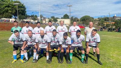 CampeÃµes definidos nos penaltis no Municipal de Futebol Sete em Porto Barreiro