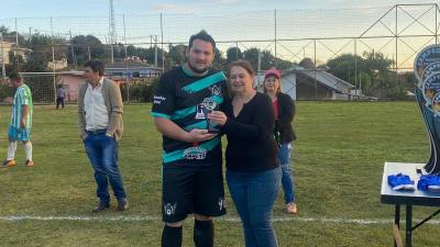 CampeÃµes definidos nos penaltis no Municipal de Futebol Sete em Porto Barreiro