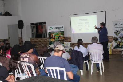 RAÃ‡Ã•ES COPROSSEL â€“ Qualidade da RaÃ§Ã£o Ã© foco de reuniÃ£o com pecuaristas em Nova Laranjeiras 