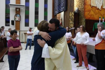 LS: Missa de AÃ§Ã£o de GraÃ§as em louvor aos 10 anos da OrdenaÃ§Ã£o Sacerdotal do Padre SebastiÃ£o Gulart reuniu centenas de fiÃ©is